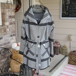 Fall Jacket houndstooth like pattern